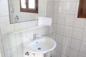 Villa Mare Azul - Luxury Beachfront Retreat in Hanioti, Halkidiki, Gre