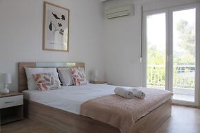 Villa Mare Azul - Luxury Beachfront Retreat in Hanioti, Halkidiki, Gre