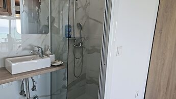 Villa Mare Azul - Luxury Beachfront Retreat in Hanioti, Halkidiki, Gre