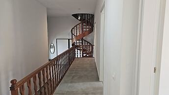 Villa Mare Azul - Luxury Beachfront Retreat in Hanioti, Halkidiki, Gre