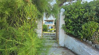 Villa Mare Azul - Luxury Beachfront Retreat in Hanioti, Halkidiki, Gre