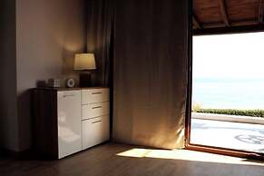 Villa Mare Azul - Luxury Beachfront Retreat in Hanioti, Halkidiki, Gre