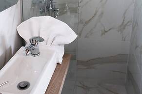 Villa Mare Azul - Luxury Beachfront Retreat in Hanioti, Halkidiki, Gre