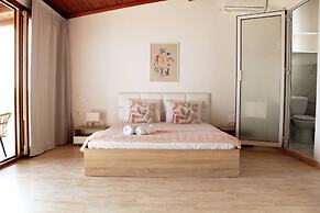 Villa Mare Azul - Luxury Beachfront Retreat in Hanioti, Halkidiki, Gre