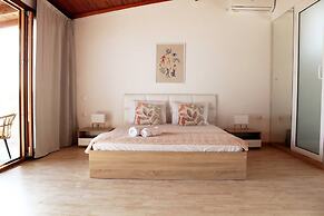 Villa Mare Azul - Luxury Beachfront Retreat in Hanioti, Halkidiki, Gre