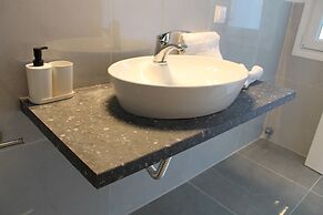 Villa Mare Azul - Luxury Beachfront Retreat in Hanioti, Halkidiki, Gre