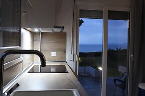 Villa Mare Azul - Luxury Beachfront Retreat in Hanioti, Halkidiki, Gre