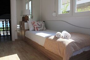 Villa Mare Azul - Luxury Beachfront Retreat in Hanioti, Halkidiki, Gre