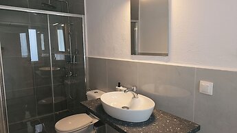 Villa Mare Azul - Luxury Beachfront Retreat in Hanioti, Halkidiki, Gre