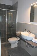 Villa Mare Azul - Luxury Beachfront Retreat in Hanioti, Halkidiki, Gre