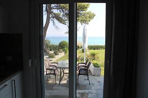 Villa Mare Azul - Luxury Beachfront Retreat in Hanioti, Halkidiki, Gre