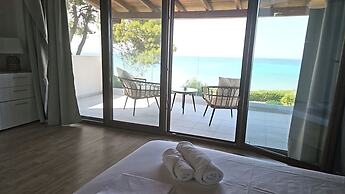 Villa Mare Azul - Luxury Beachfront Retreat in Hanioti, Halkidiki, Gre