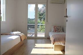 Villa Mare Azul - Luxury Beachfront Retreat in Hanioti, Halkidiki, Gre