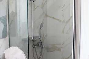 Villa Mare Azul - Luxury Beachfront Retreat in Hanioti, Halkidiki, Gre