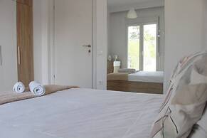 Villa Mare Azul - Luxury Beachfront Retreat in Hanioti, Halkidiki, Gre