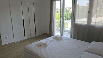 Villa Mare Azul - Luxury Beachfront Retreat in Hanioti, Halkidiki, Gre