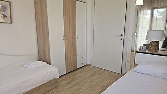 Villa Mare Azul - Luxury Beachfront Retreat in Hanioti, Halkidiki, Gre