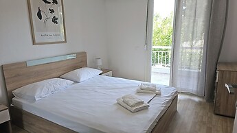 Villa Mare Azul - Luxury Beachfront Retreat in Hanioti, Halkidiki, Gre