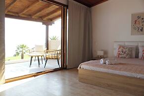 Villa Mare Azul - Luxury Beachfront Retreat in Hanioti, Halkidiki, Gre