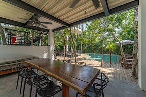 Spectacular Jungle Houses