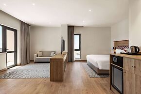 Ramada Encore By Wyndham Zomin