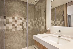 Ramada Encore By Wyndham Zomin