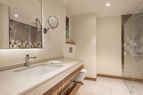 Ramada Encore By Wyndham Zomin