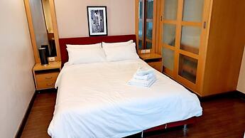 6D - 3 Bedroom Downtown Apartment With Shared Pool