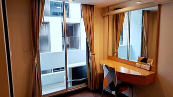 6D - 3 Bedroom Downtown Apartment With Shared Pool