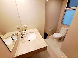 6D - 3 Bedroom Downtown Apartment With Shared Pool