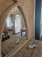 Room in Guest Room - Dolphin Suite 40 m2 in Villa 560 m2, Indian Ocean