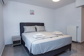 Charming Urban Oasis at Megaro Mousikis