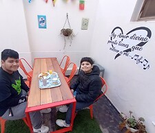 IL Point Hostel Cafe