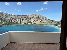 Linda's Villa In Unrivalled Position in Kournas - Amazing View!