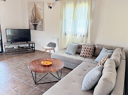 Linda's Villa In Unrivalled Position in Kournas - Amazing View!