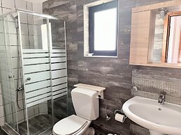 Linda's Villa In Unrivalled Position in Kournas - Amazing View!