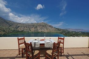 Linda's Villa In Unrivalled Position in Kournas - Amazing View!