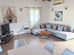 Linda's Villa In Unrivalled Position in Kournas - Amazing View!