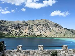 Linda's Villa In Unrivalled Position in Kournas - Amazing View!