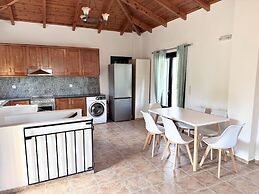 Linda's Villa In Unrivalled Position in Kournas - Amazing View!