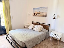 Linda's Villa In Unrivalled Position in Kournas - Amazing View!