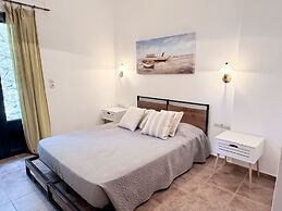 Linda's Villa In Unrivalled Position in Kournas - Amazing View!