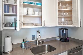 Sunny and Soothing Oceanfront Vistas