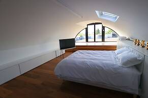 Luxurious Coastal Villa w Pool & Garden