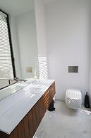 Luxurious Coastal Villa w Pool & Garden