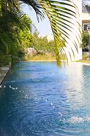 Luxurious Coastal Villa w Pool & Garden