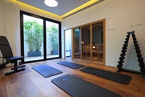 Luxurious Coastal Villa w Pool & Garden