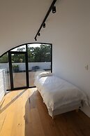 Luxurious Coastal Villa w Pool & Garden