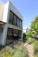 Luxurious Coastal Villa w Pool & Garden