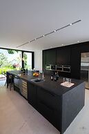 Luxurious Coastal Villa w Pool & Garden